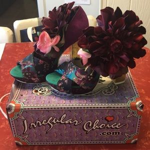 NIB irregular choice flower shoes 8/39